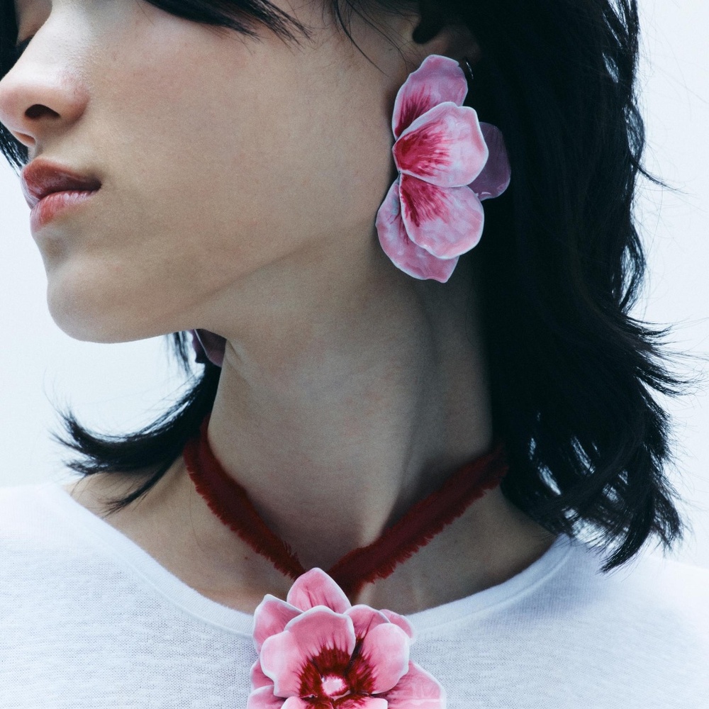 ZARA ENAMELED PETAL FAN EARRINGS